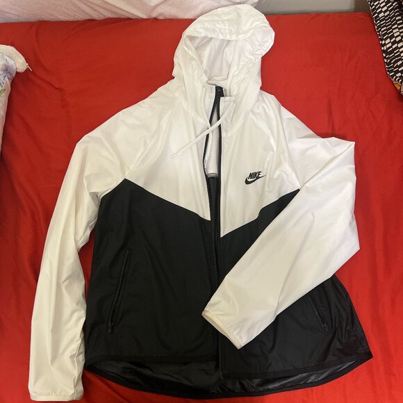 Nike Black & White Windbreaker - Picture 1 of 4